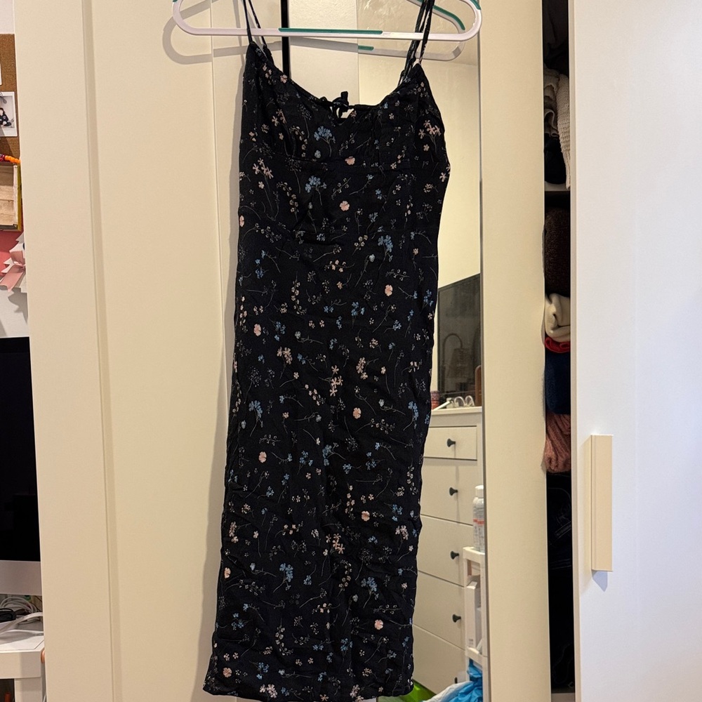 ARITIZIA Floral Black Midi Dress